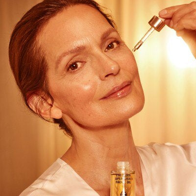 Charlotte Tilbury Collagen Superfusion Facial Oil application